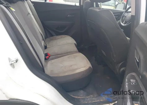 2015 Chevrolet Trax 1Ls z USA, uszkodzony, nr VIN KL7CJKSB2FB109302